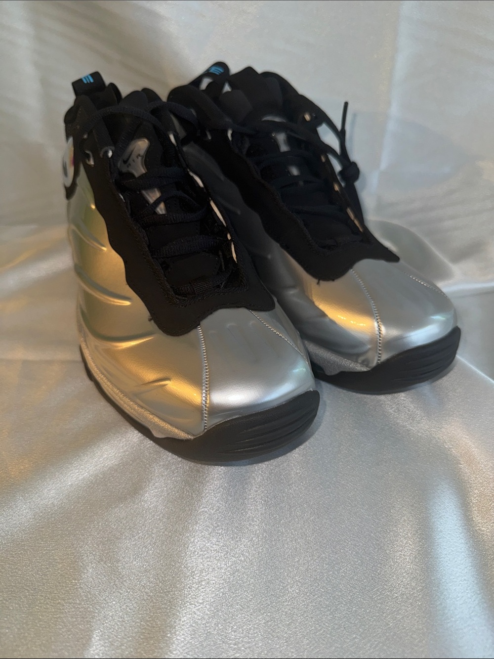 New! Nike Total Air Foamposite Max sneakers in the "Metallic Silver" colorway. - Picture 5 of 9